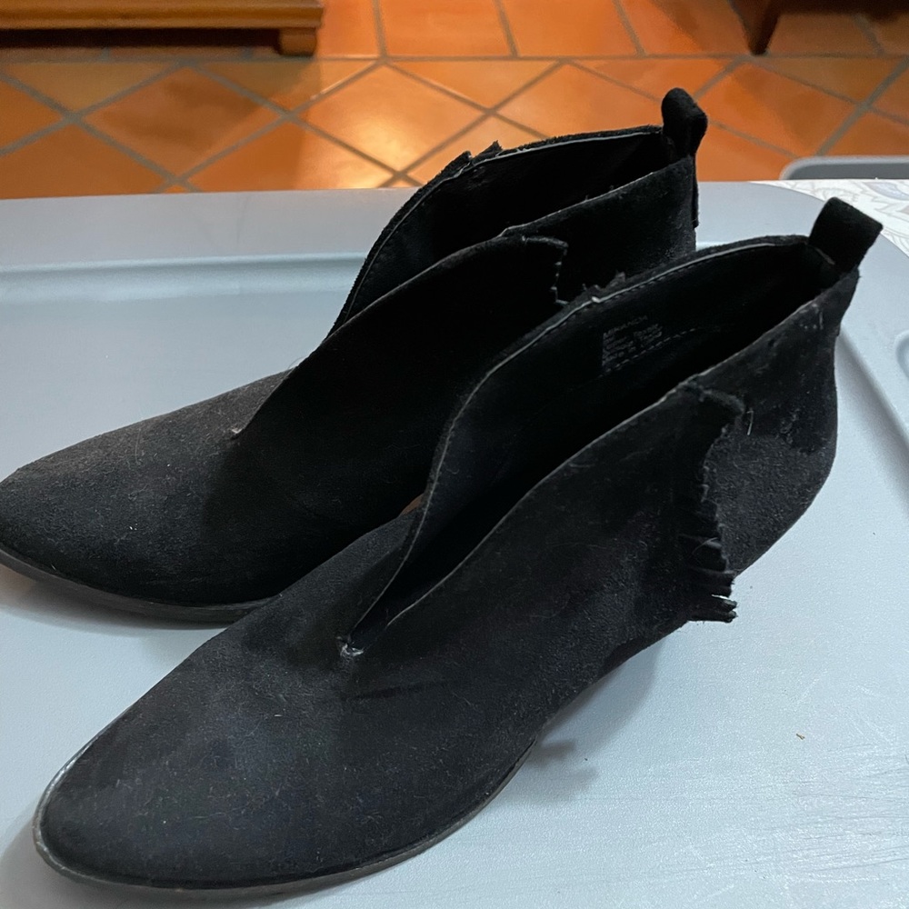 Coconuts by Matisse short fringe ankle boots